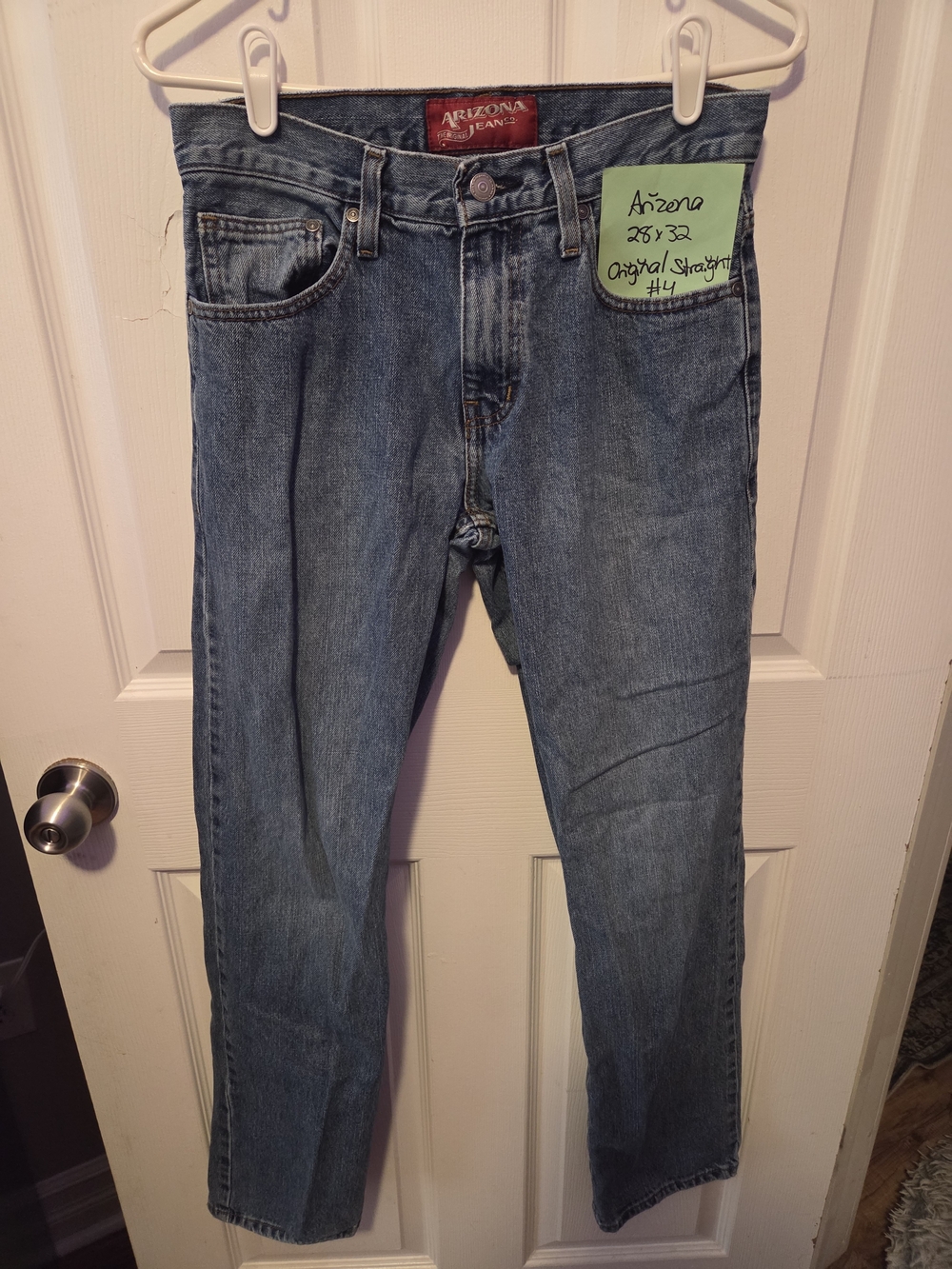 Arizona Jean Company Men’s Straight Leg Jeans in Light Blue Wash